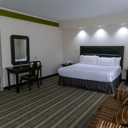 Best Western Hotel Plaza Matamoros Bagian luar foto