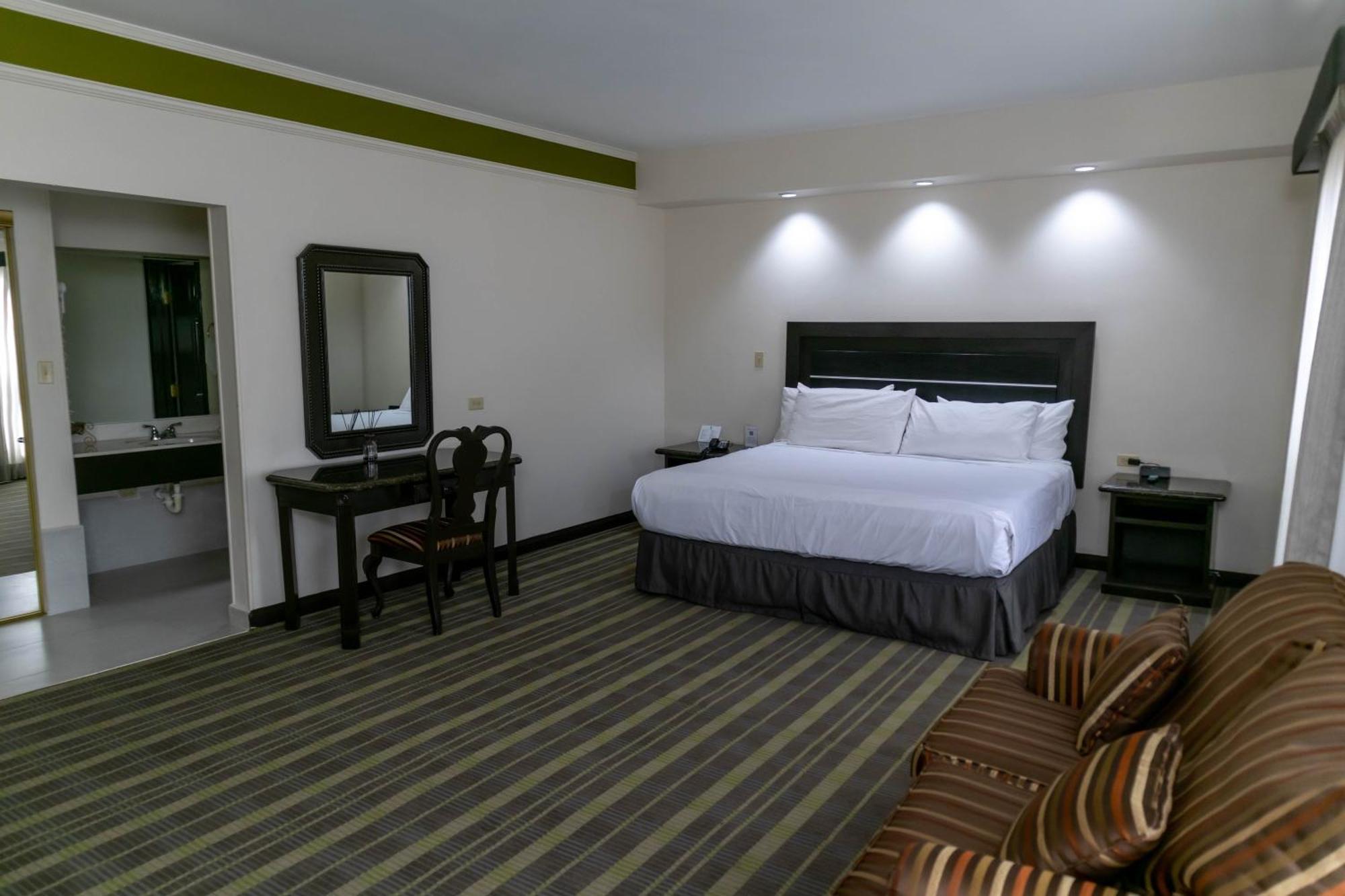 Best Western Hotel Plaza Matamoros Bagian luar foto