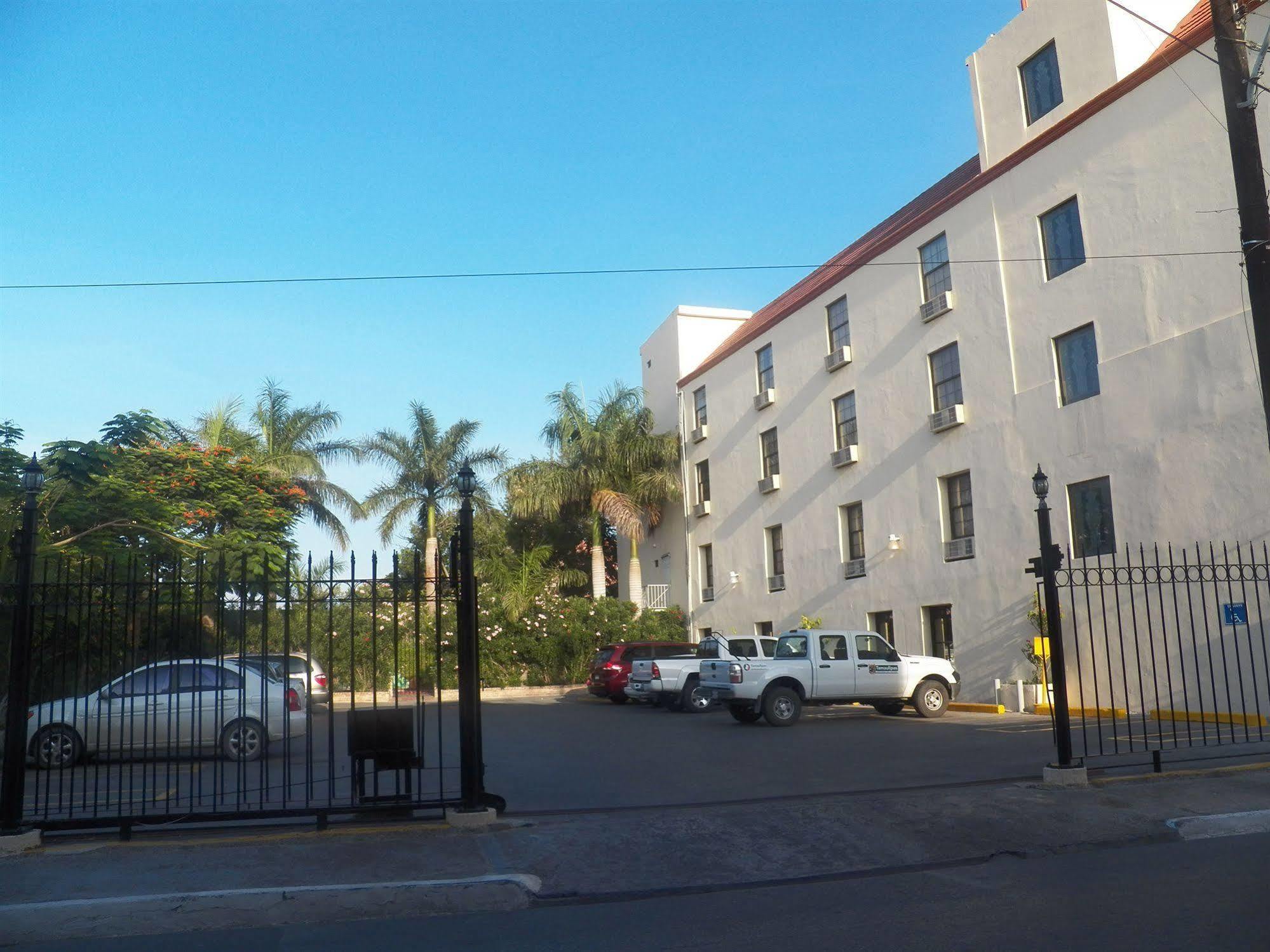 Best Western Hotel Plaza Matamoros Bagian luar foto