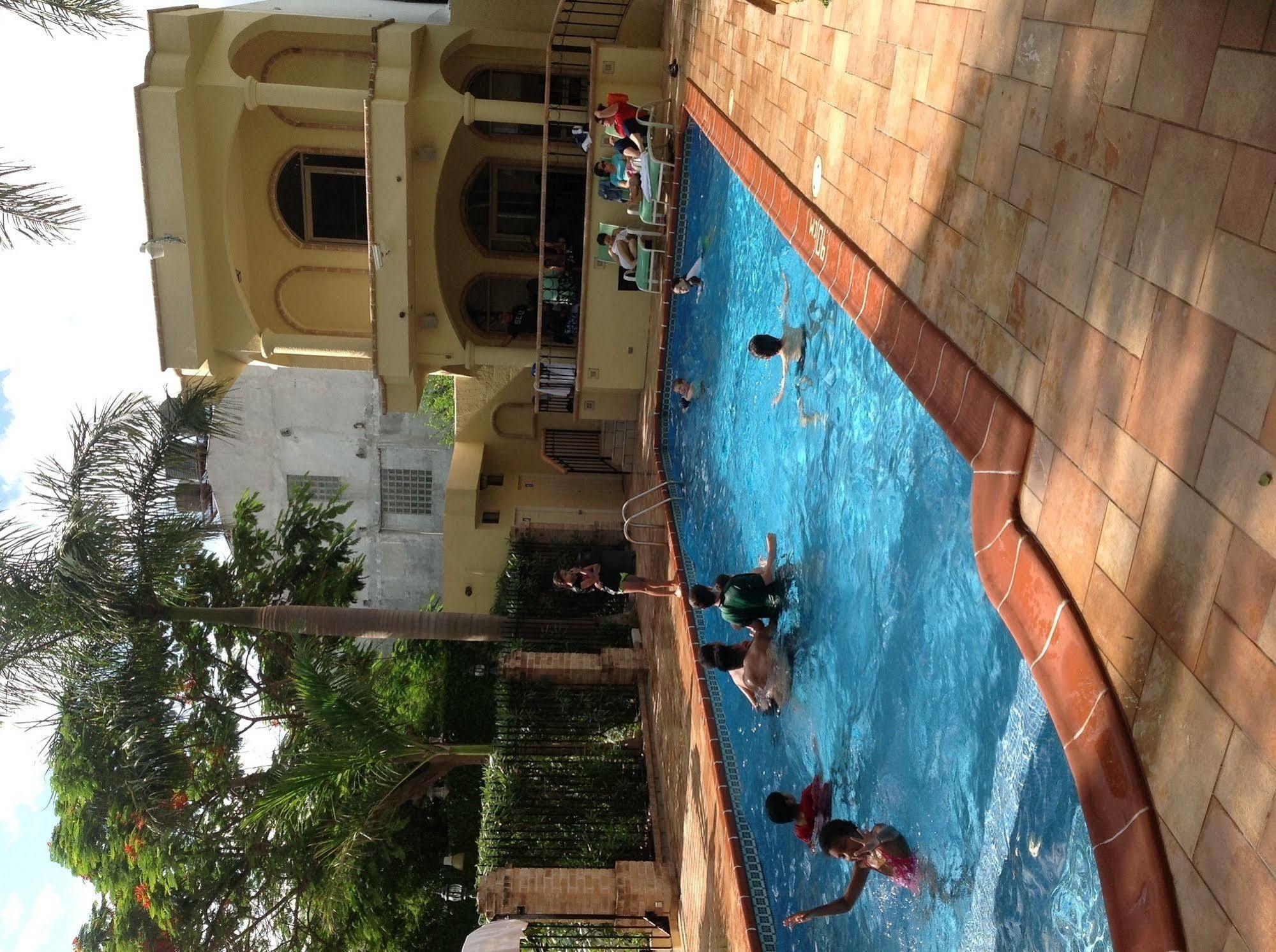 Best Western Hotel Plaza Matamoros Bagian luar foto