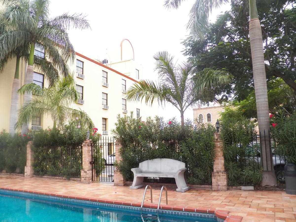 Best Western Hotel Plaza Matamoros Bagian luar foto